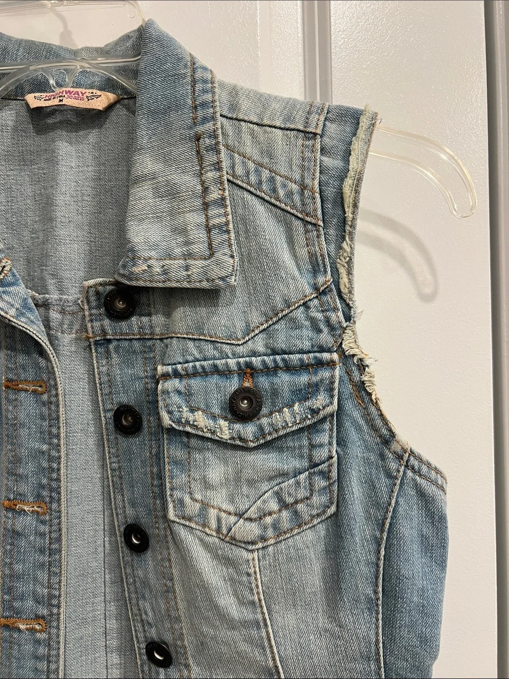 Junior’s Light Wash Cropped Denim Vest - Picture 2 of 5